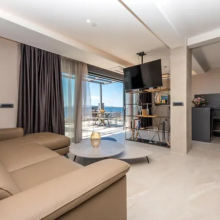 Aurelia 2 Villa