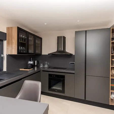 Vila Aurelia 2 *